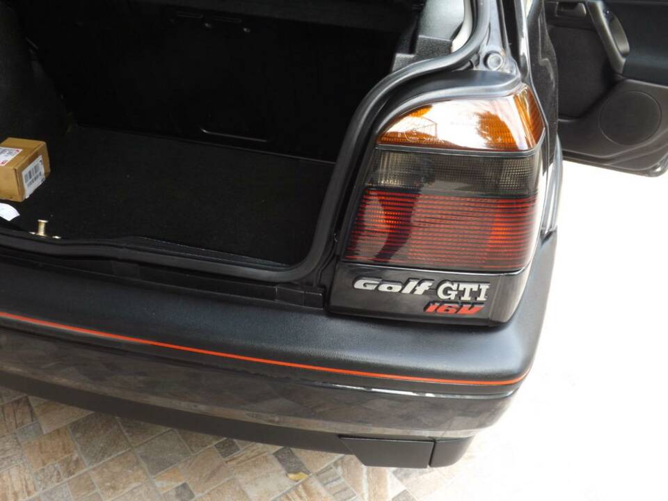 Bild 23/50 von Volkswagen Golf III 2.0 16V GTI (1993)