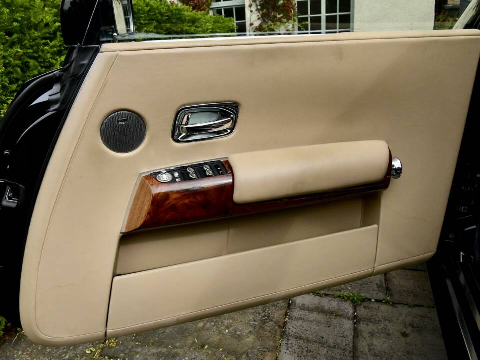 Immagine 29/50 di Rolls-Royce Phantom Coupé (2010)