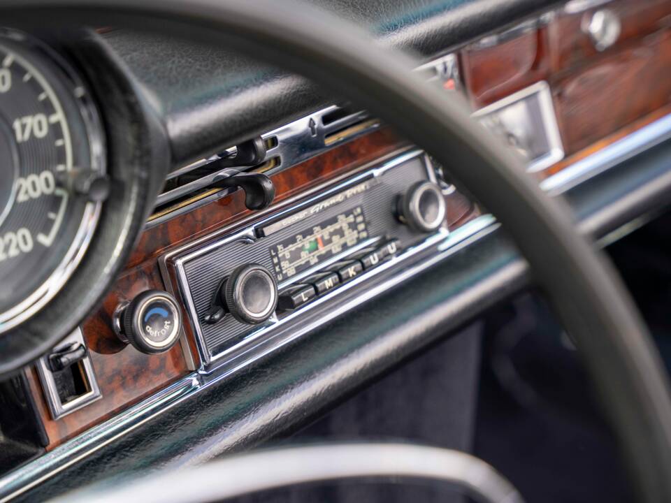Imagen 12/30 de Mercedes-Benz 280 SE 3,5 (1969)