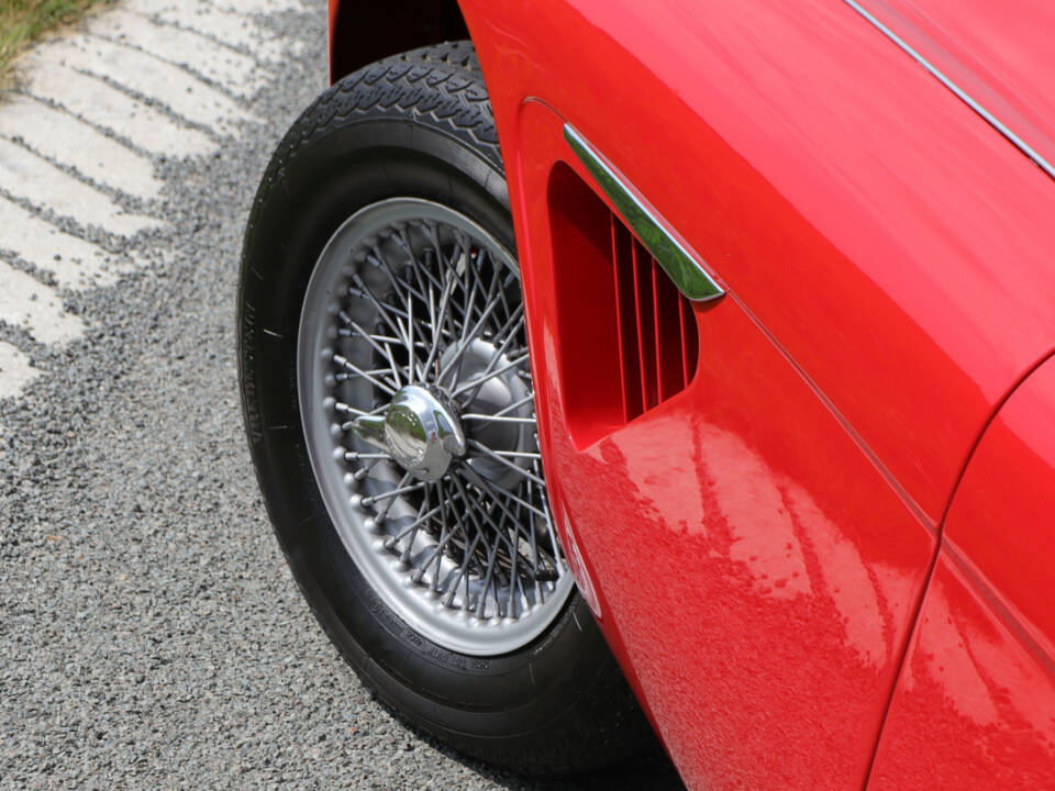 Imagen 31/50 de Austin-Healey 3000 Mk II (BN7) (1961)