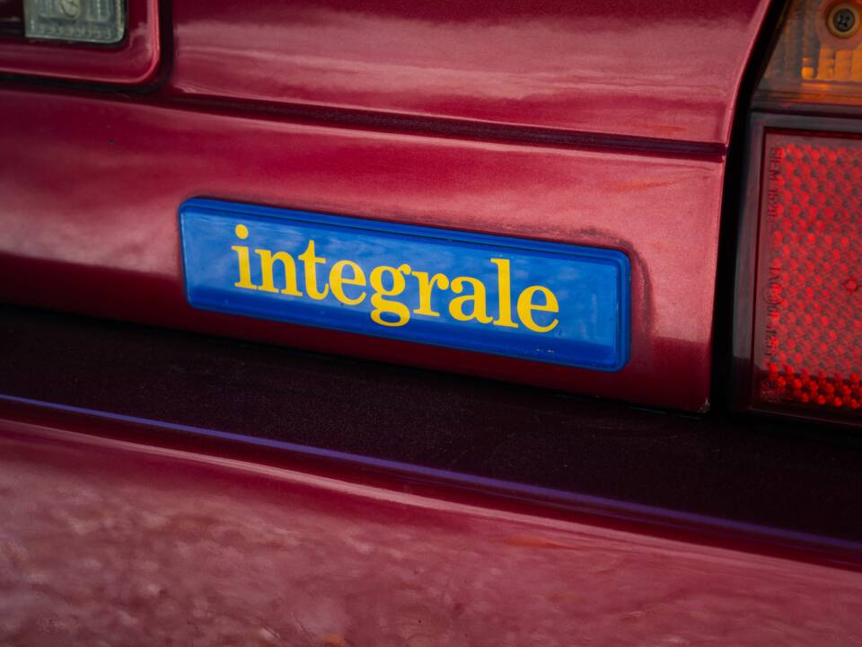 Image 53/63 of Lancia Delta HF Integrale Evoluzione II (1994)