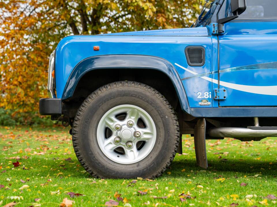 Bild 9/50 von Land Rover Defender 90 &quot;50th Anniversary&quot; (1999)