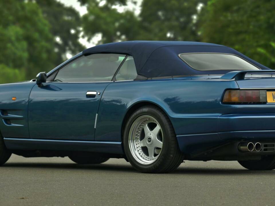 Immagine 23/50 di Aston Martin Virage Volante (1995)