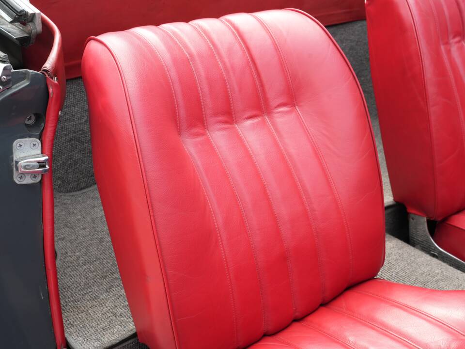 Image 17/50 de Mercedes-Benz 190 SL (1961)