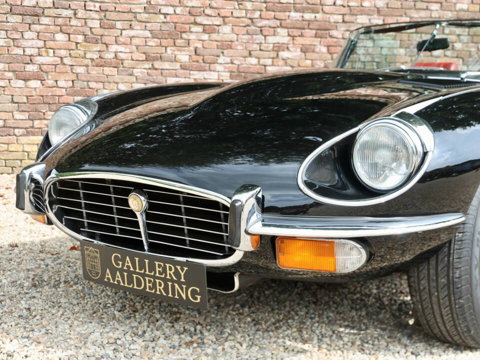 Image 26/50 of Jaguar E-Type V12 (1974)