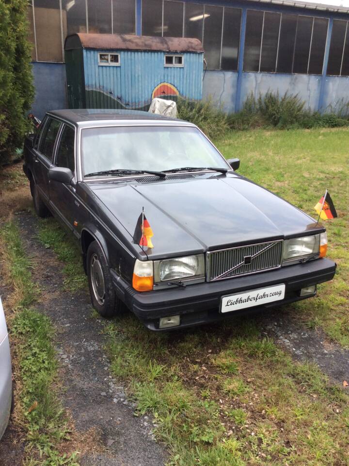 Image 2/6 of Volvo 760 GLE (1986)