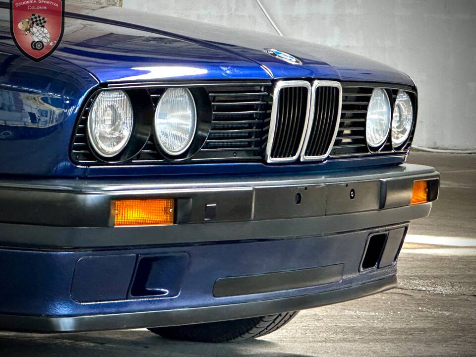 Immagine 61/86 di BMW 318i (1994)