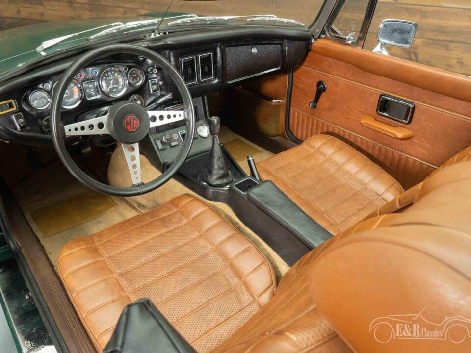 Image 2/19 de MG MGB (1974)
