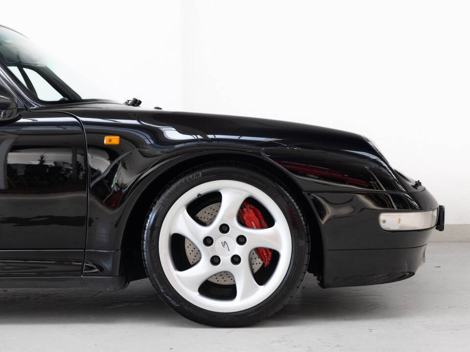 Afbeelding 27/32 van Porsche 911 Carrera 4S (1996)