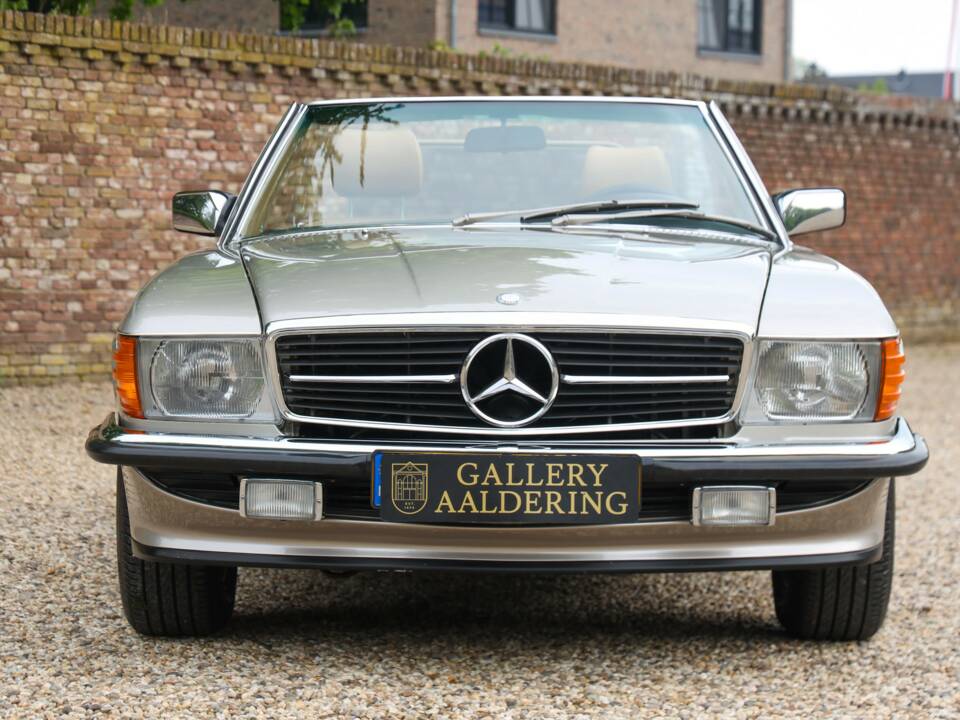 Image 27/50 de Mercedes-Benz 560 SL (1988)