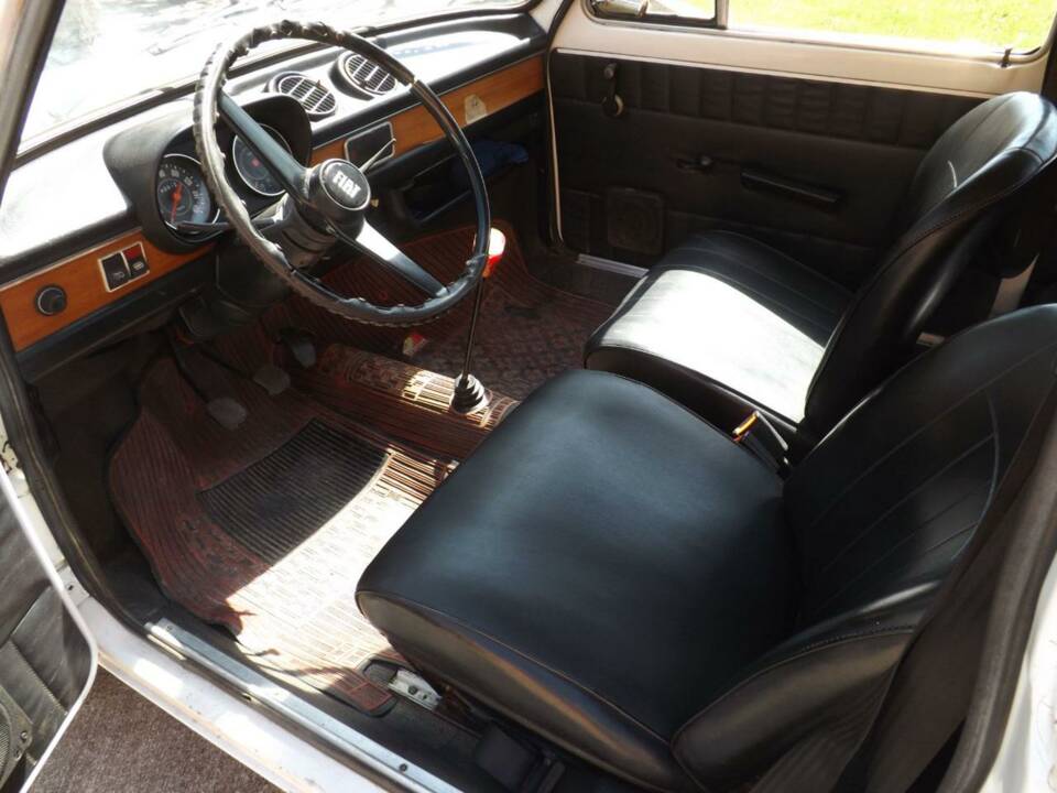 Image 13/50 de FIAT 127 (1972)