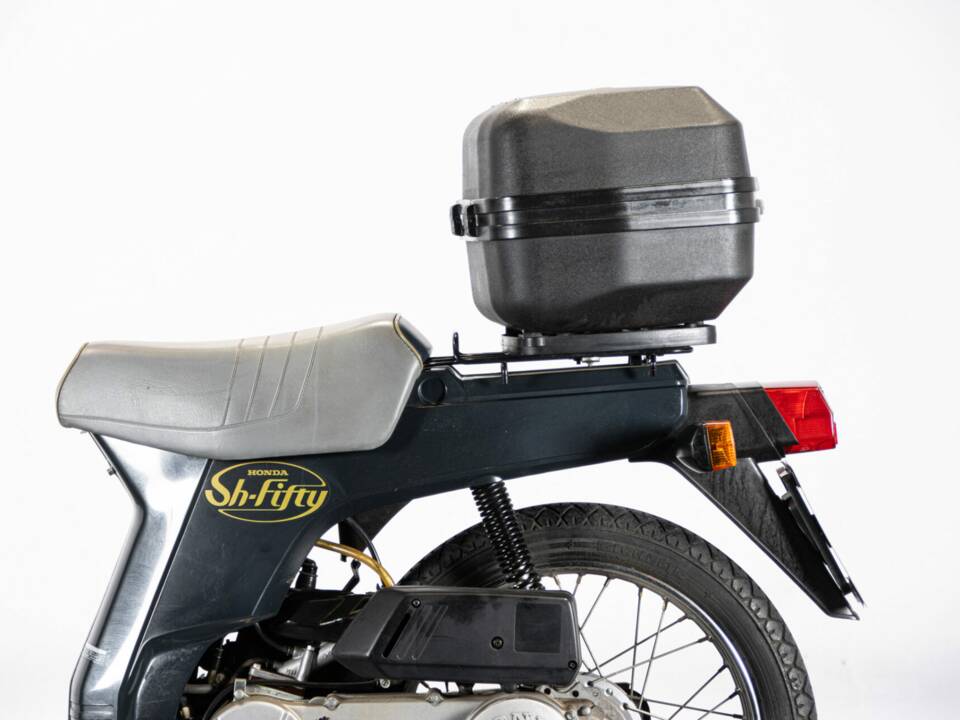 Image 15/44 of Honda SH 50 Fifty (1987)