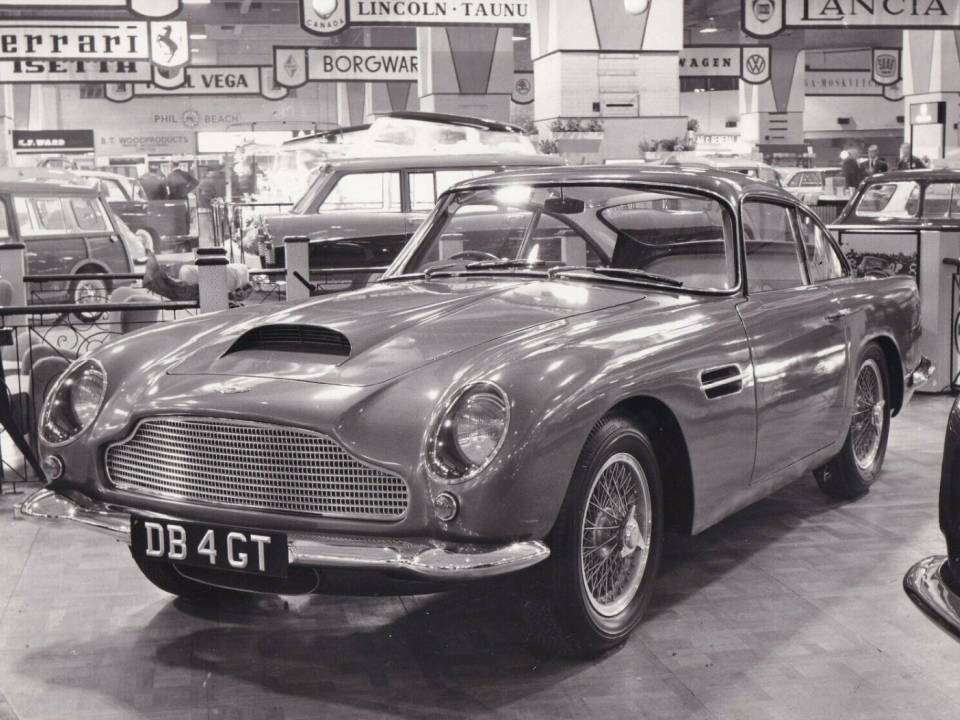 Image 8/50 de Aston Martin DB 4 GT (1961)