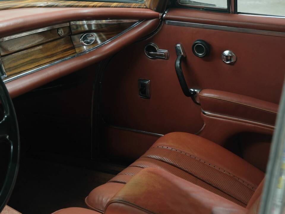 Image 26/50 of Mercedes-Benz 300 SE (1966)