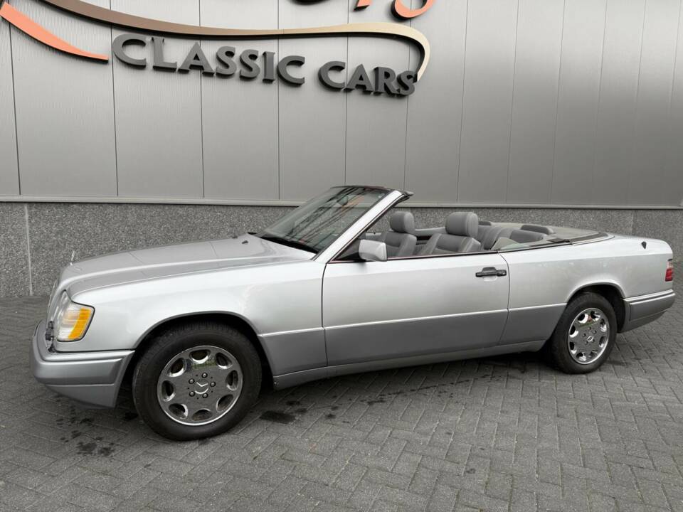 Bild 3/50 von Mercedes-Benz E 320 (1995)