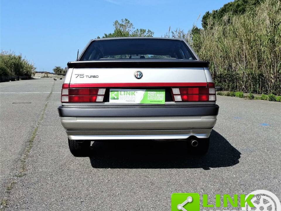 Imagen 5/10 de Alfa Romeo 75 1.8 Turbo America (1988)