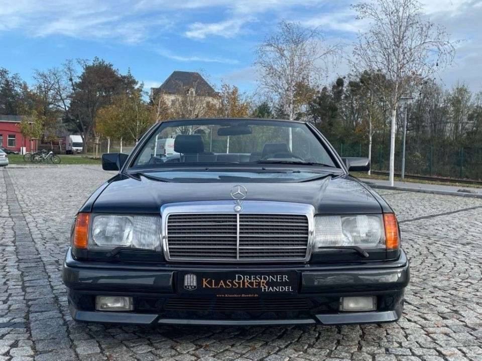 Image 4/20 of Mercedes-Benz 300 CE-24 (1993)