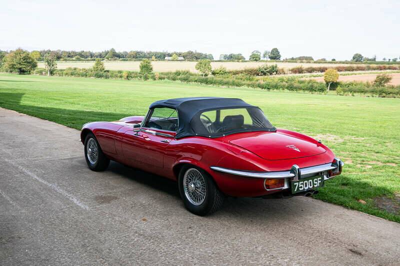 Image 11/36 de Jaguar Type E V12 (1973)