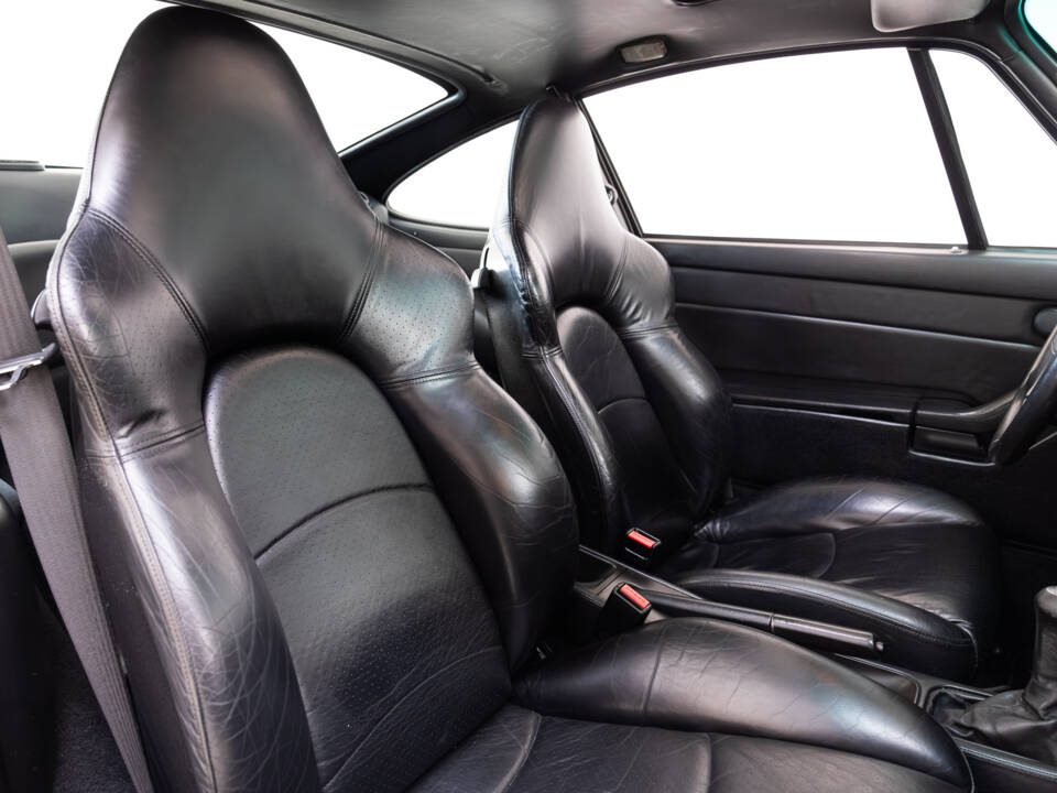 Afbeelding 20/32 van Porsche 911 Carrera 4S (1996)
