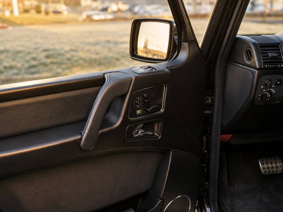 Image 8/10 de Mercedes-Benz G 350 CDI (2010)
