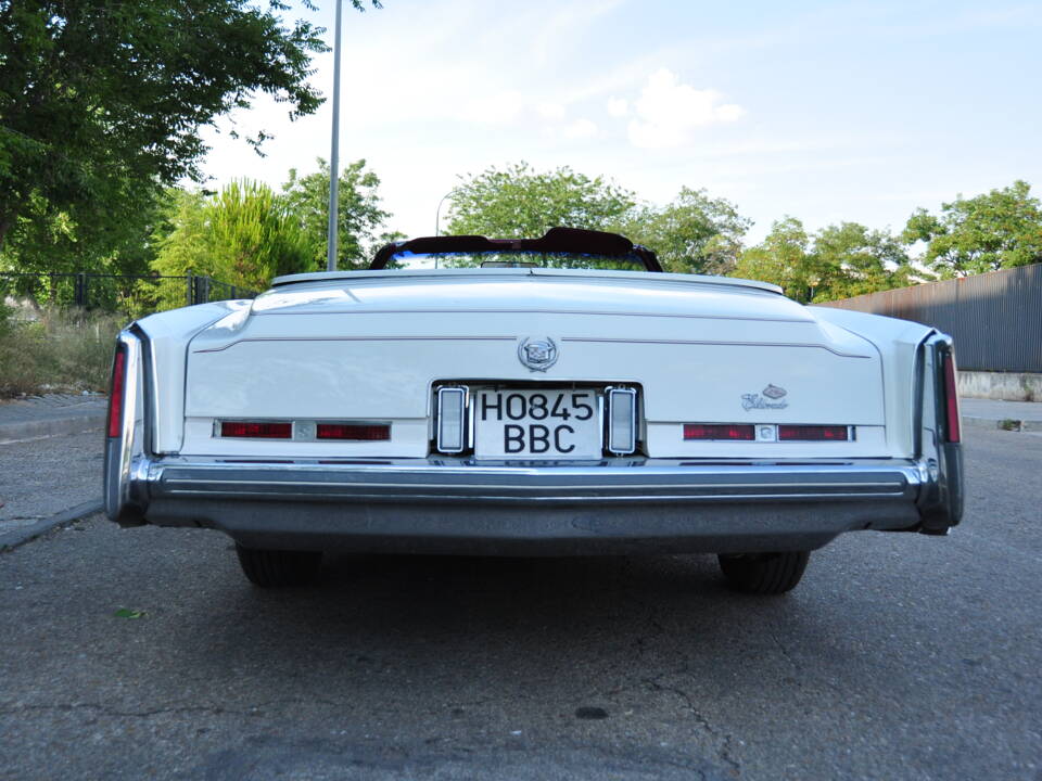 Image 18/75 of Cadillac Fleetwood Eldorado Convertible (1975)