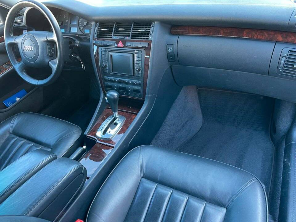 Image 15/17 of Audi A8 3.7 (1999)
