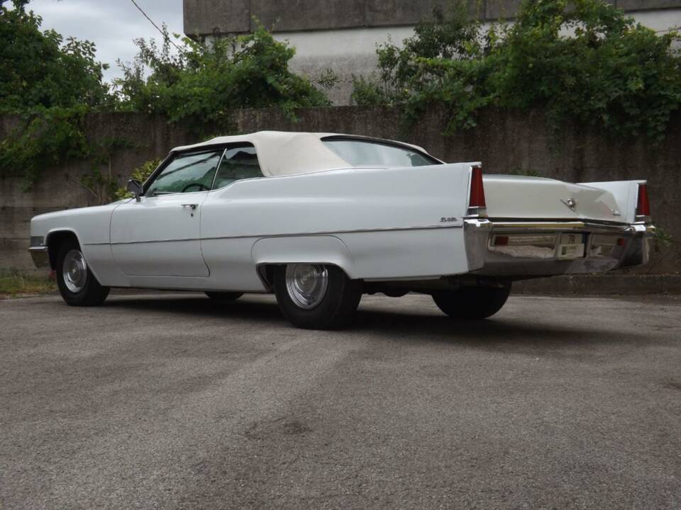 Immagine 5/50 di Cadillac DeVille Convertible (1969)