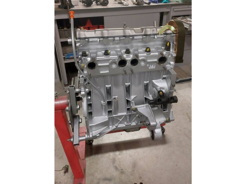 Bild 11/50 von Peugeot 205 GTi 1.9 (1991)