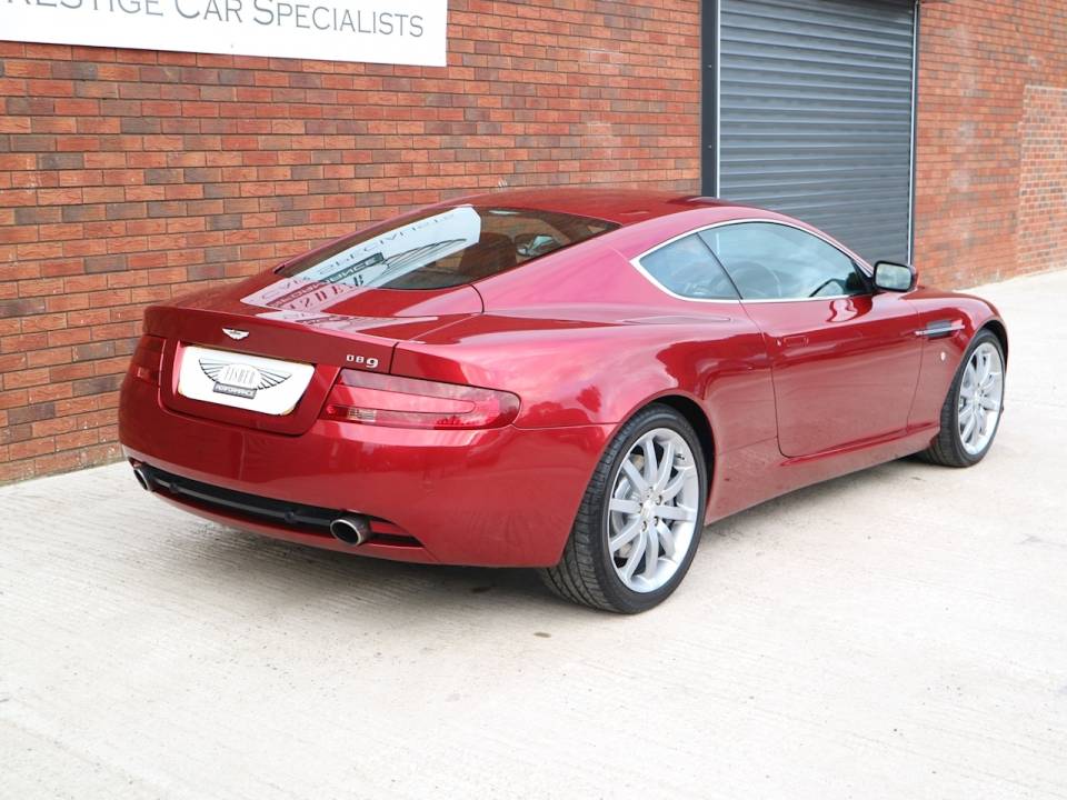Bild 15/25 von Aston Martin DB 9 (2005)