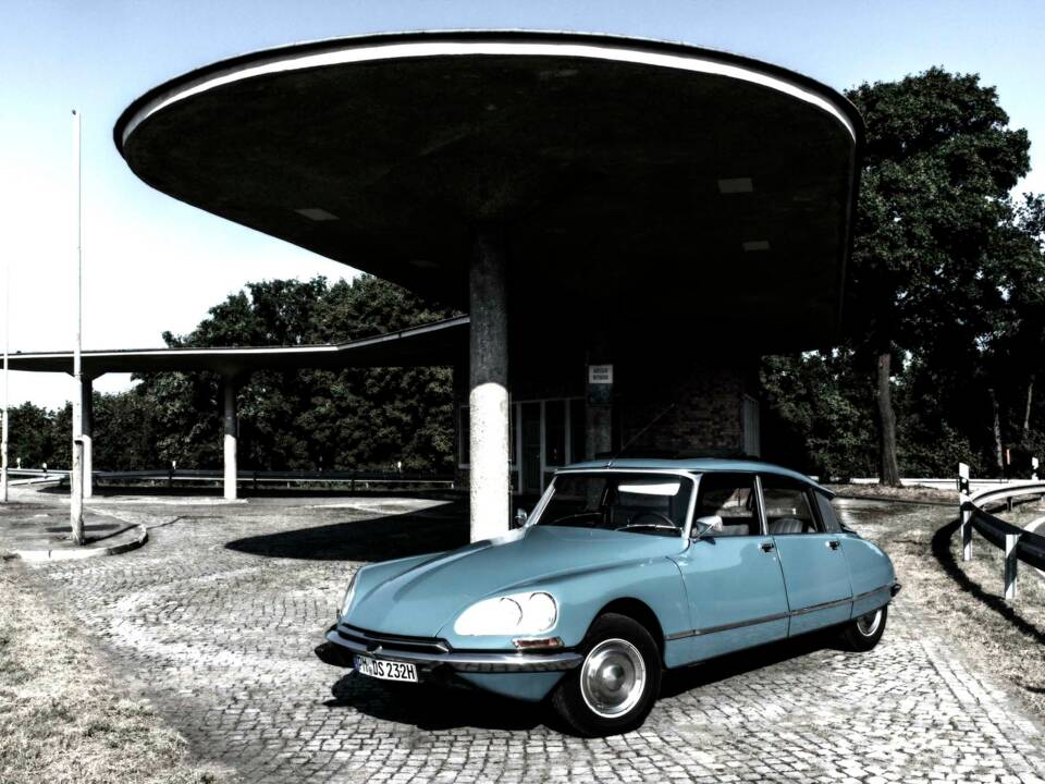 Image 27/30 of Citroën DS 23 Pallas (1975)