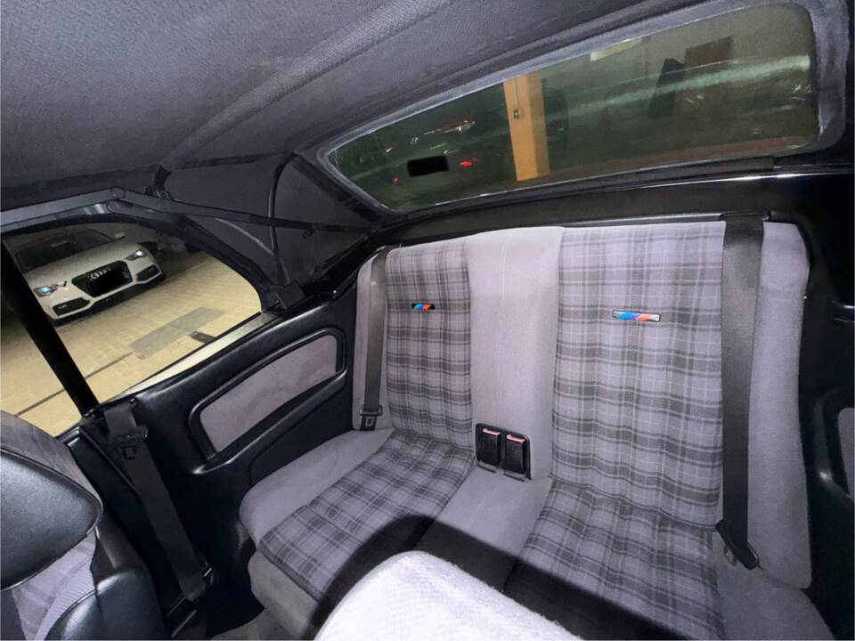 Bild 5/8 von BMW 320i (1990)