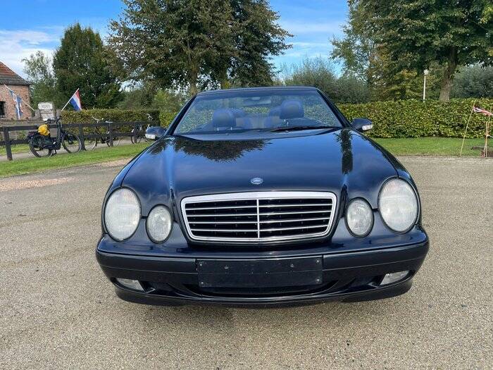 Image 5/7 of Mercedes-Benz CLK 200 (2000)