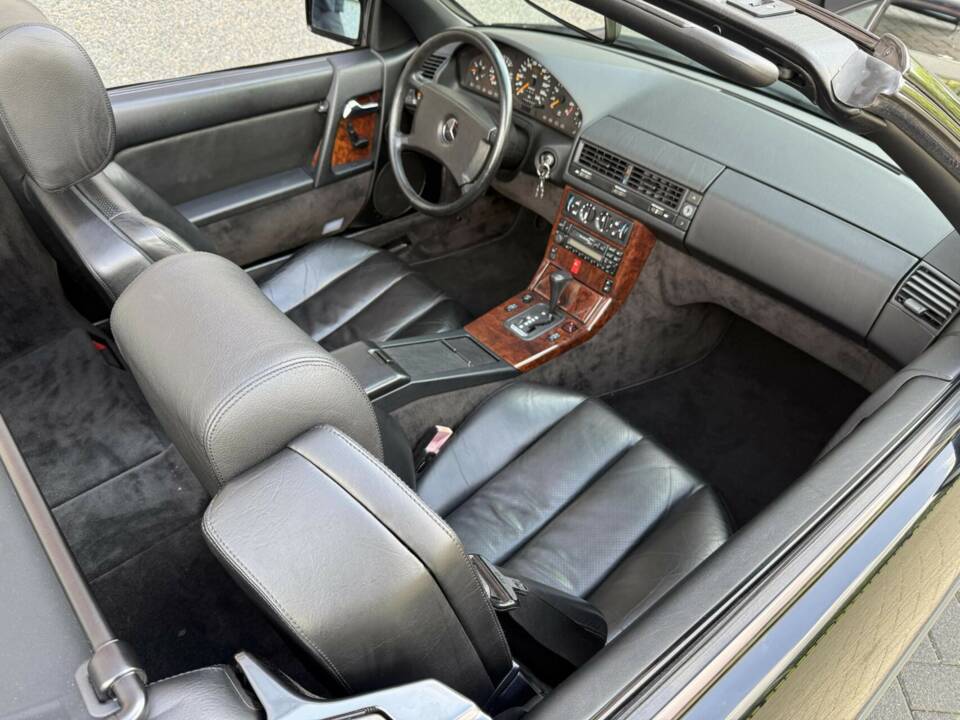 Image 21/50 de Mercedes-Benz 300 SL (1990)