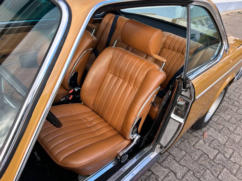 Image 24/33 de BMW 3.0 CS (1973)
