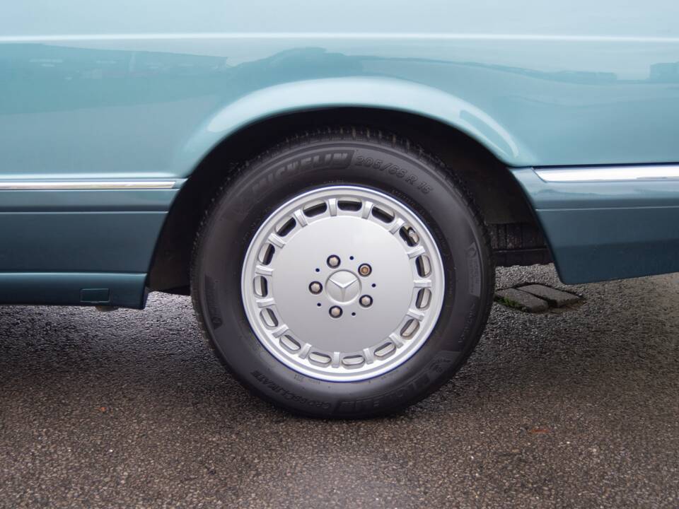 Image 24/31 de Mercedes-Benz 420 SEC (1990)