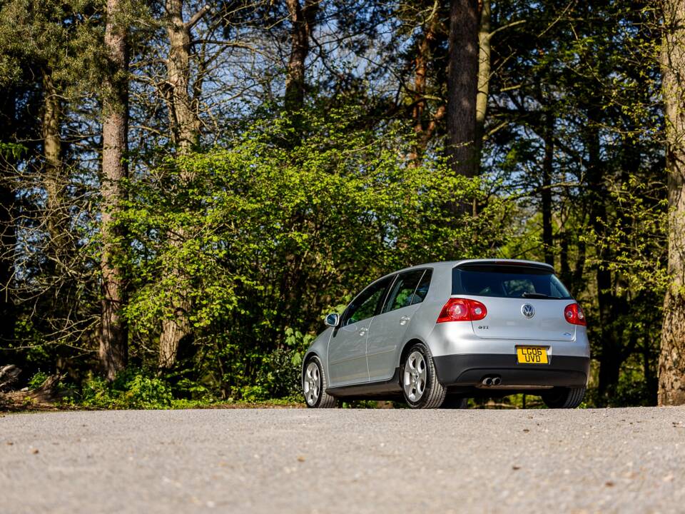 Bild 10/50 von Volkswagen Golf V GTI (2006)