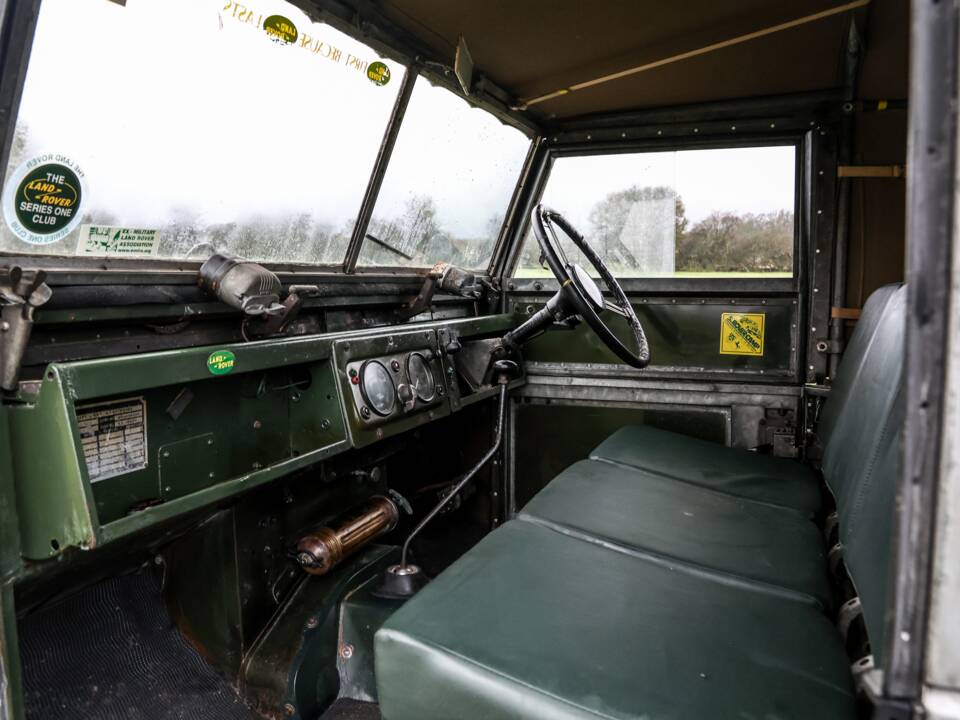 Image 15/27 of Land Rover 88 (1957)