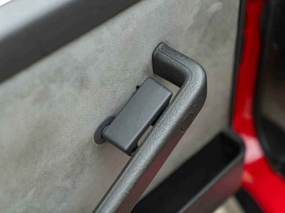 Image 36/50 of Lancia Delta HF Integrale 16V (1989)