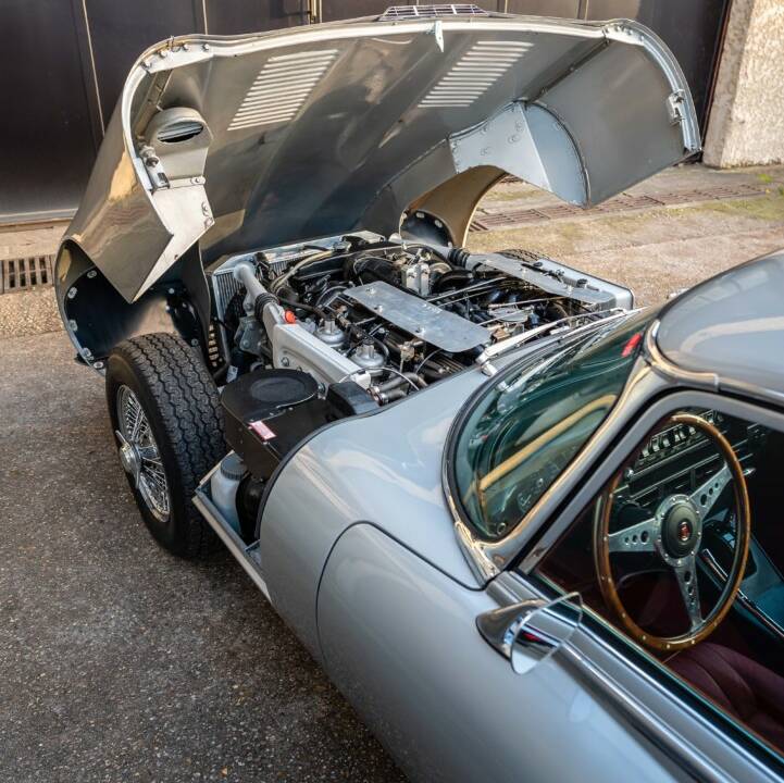 Bild 18/50 von Jaguar E-Type V12 (2+2) (1971)