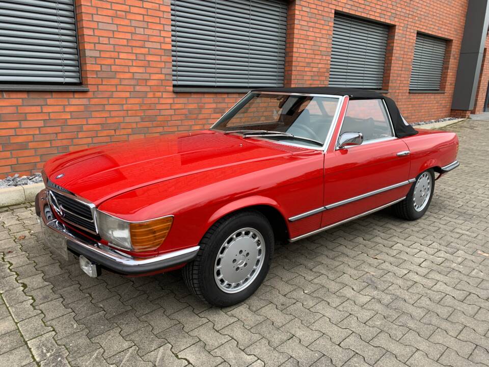 Image 2/160 of Mercedes-Benz 350 SL (1974)