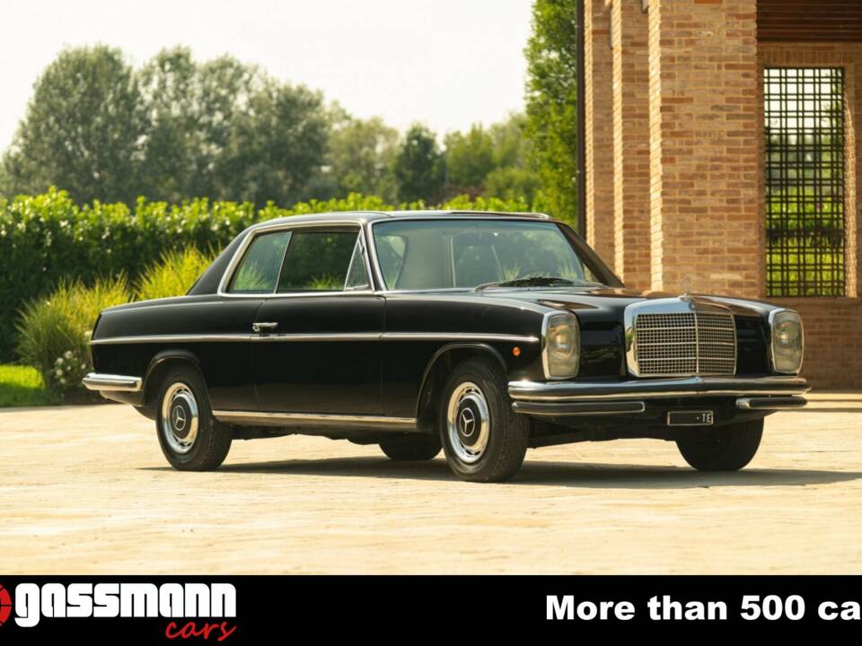 Image 4/15 of Mercedes-Benz 250 CE (1970)