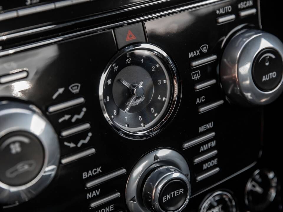 Image 39/59 of Aston Martin DBS (2012)