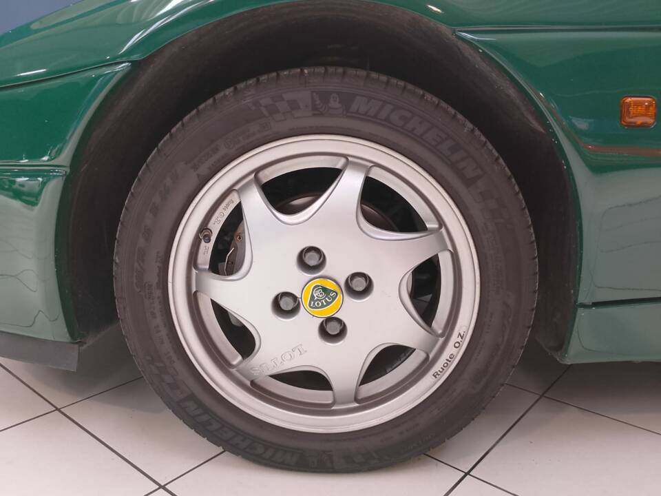 Image 36/46 of Lotus Elan SE (1992)