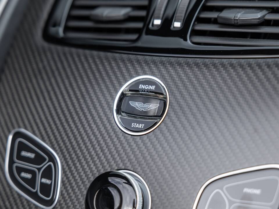 Bild 65/84 von Aston Martin V12 Vantage AMR Roadster (2018)