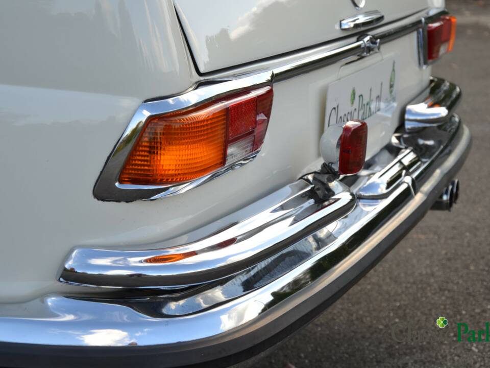 Image 48/50 of Mercedes-Benz 250 SE (1966)