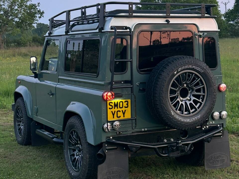Image 3/62 de Land Rover Defender 90 (2003)