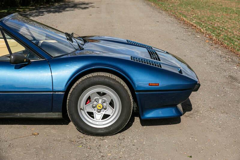 Image 12/41 de Ferrari 308 GTSi Quattrovalvole (1985)