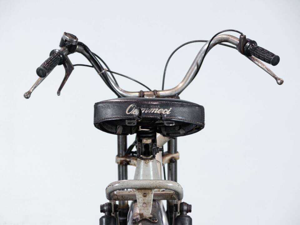 Image 24/50 of Oemmeci DUMMY (1978)