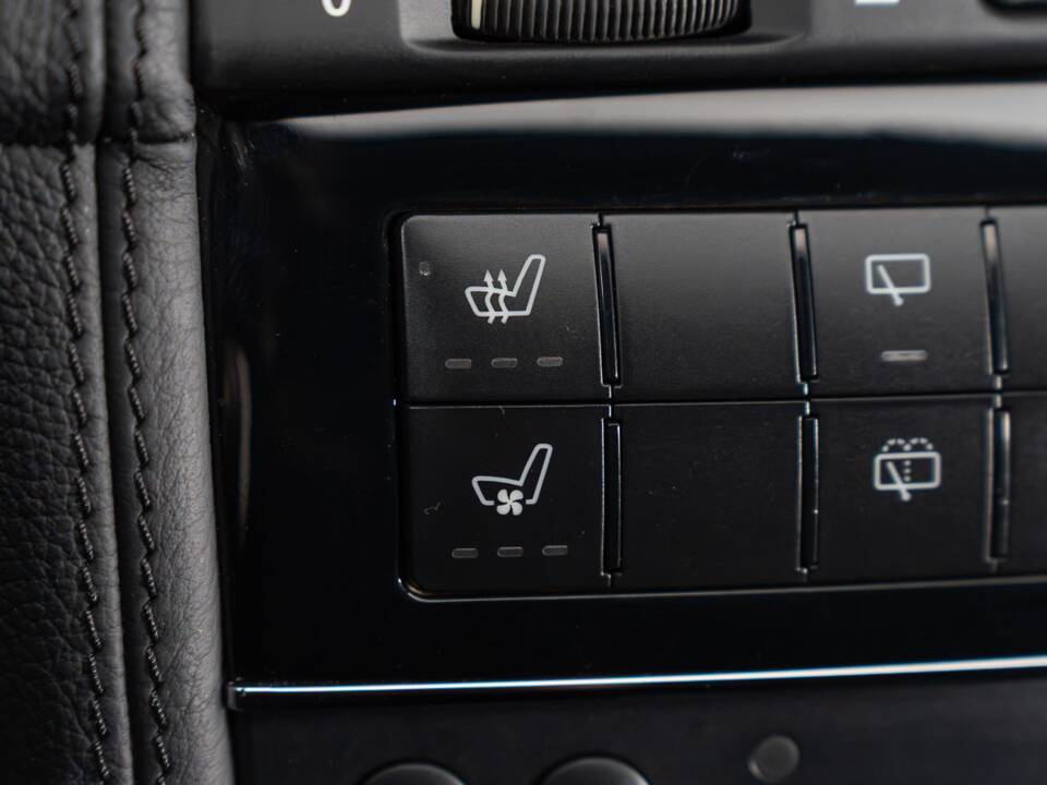 Immagine 32/36 di Mercedes-Benz G 500 (SWB) (2011)