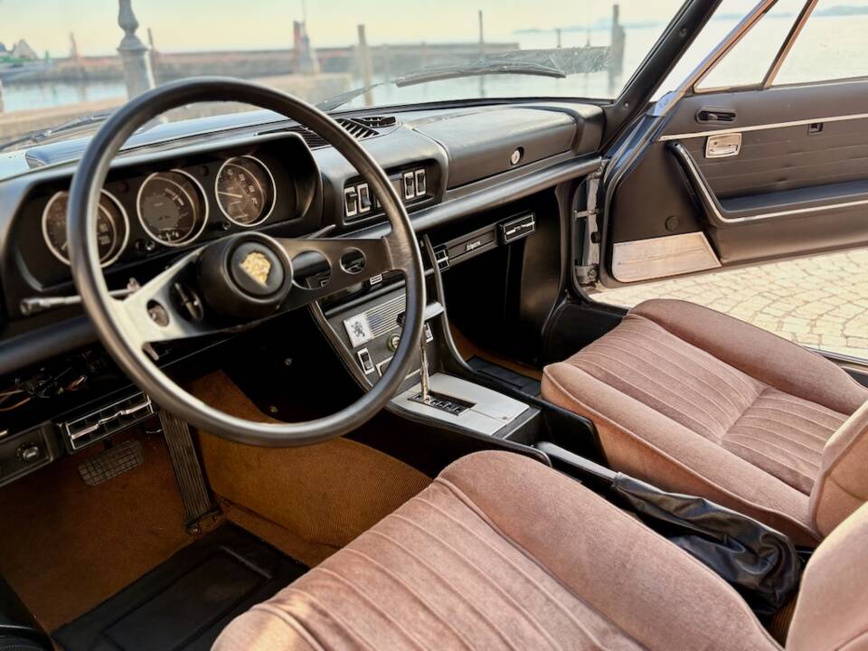 Image 8/18 of Peugeot 504 Coupé (1973)